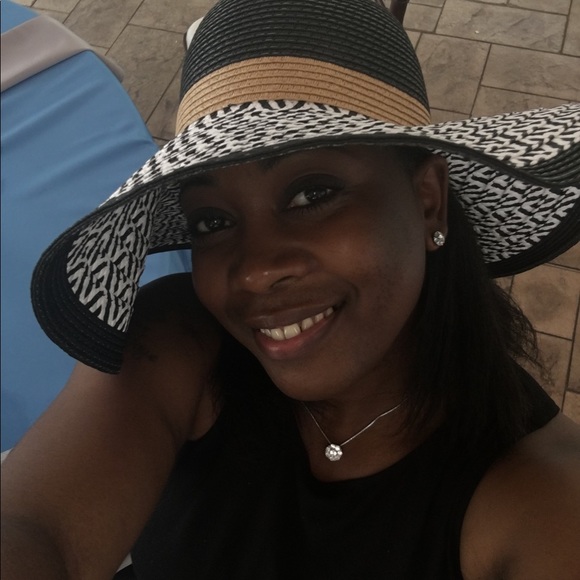 EUC Floppy Brim Hat - Picture 6 of 8